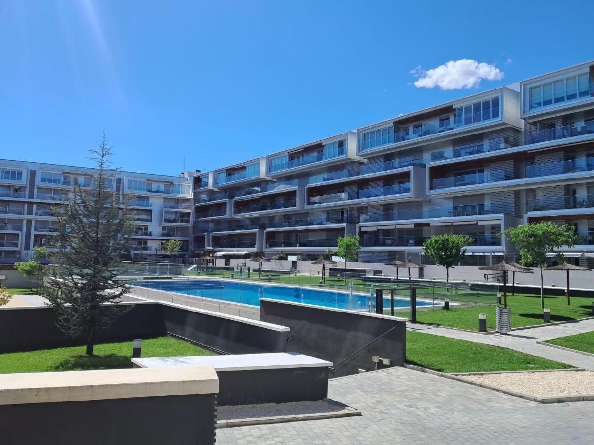 El Jardin De Galatea Apartment อัลกาลาเดเอนาเรส ภายนอก รูปภาพ